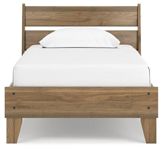 Deanlow Bedroom Package