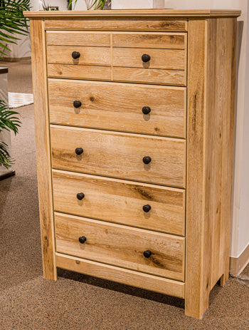 Makidern Chest of Drawers