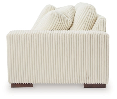 Lindyn Sectional