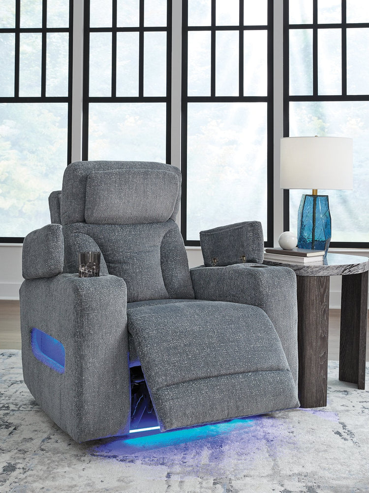 Studio Cave Power Recliner