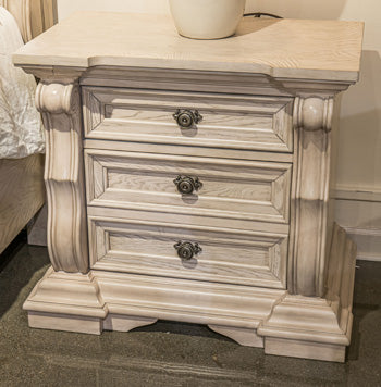 Bruchandi Nightstand